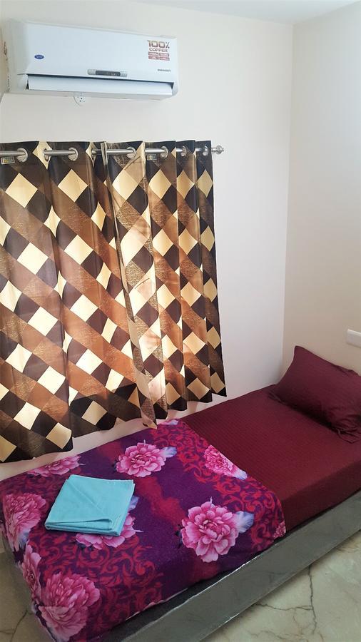 Krish Rooms And Stay شيناي المظهر الخارجي الصورة