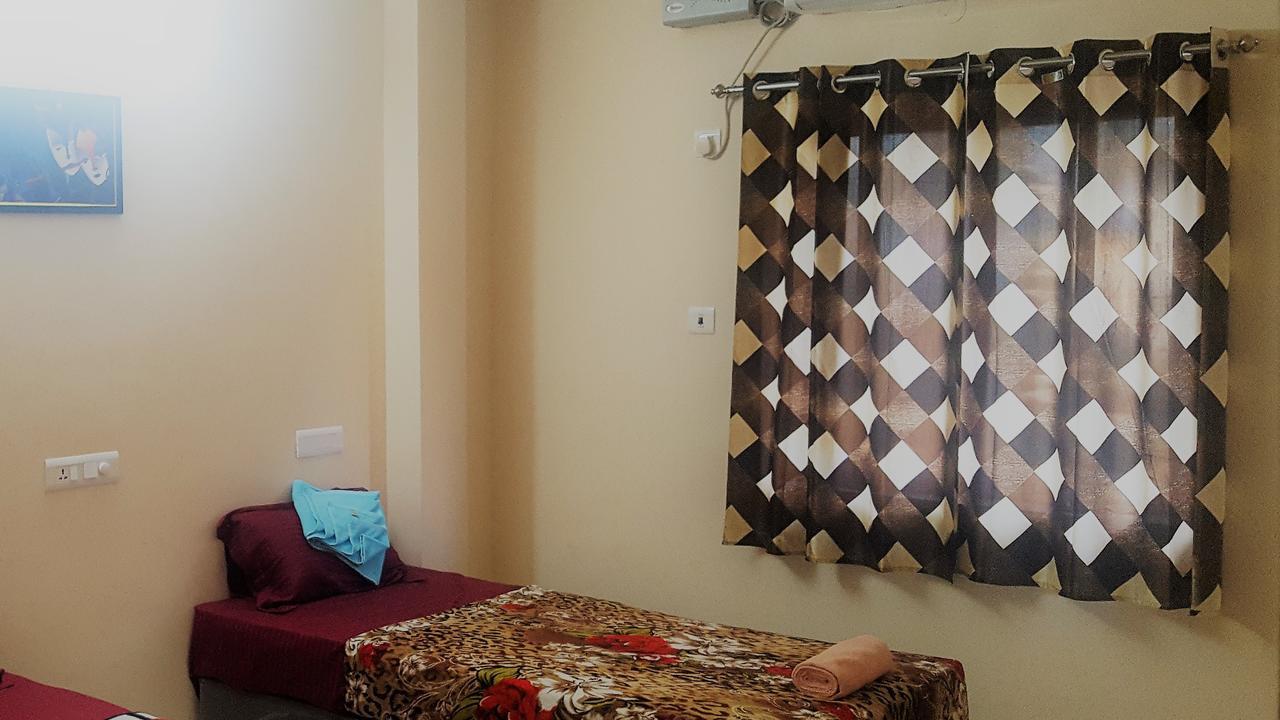 Krish Rooms And Stay شيناي المظهر الخارجي الصورة